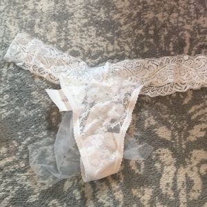 Brand New David’s Bridal Vail Thong Size XL w tags